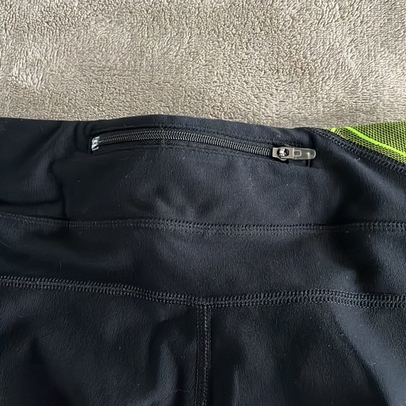 NIKE DRI-FIT LEGGINGS SIZE SMALL - Picture 3 of 6